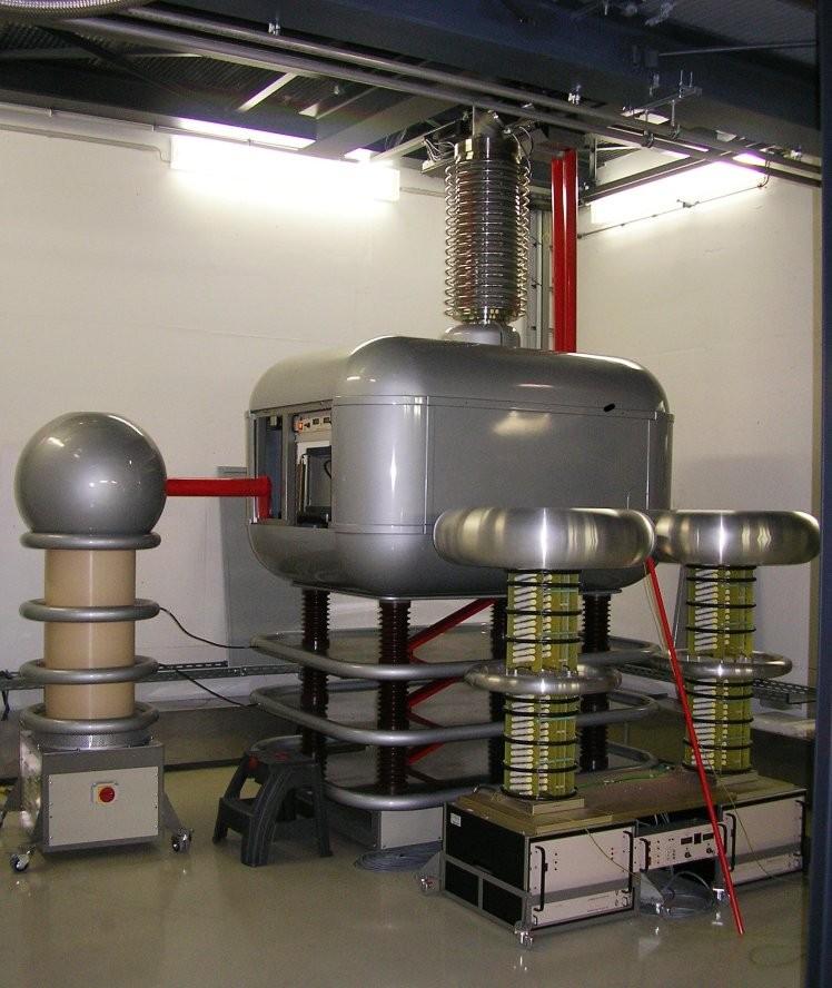 Neutron Generator TU Dresden Accelerator: 300 kv,