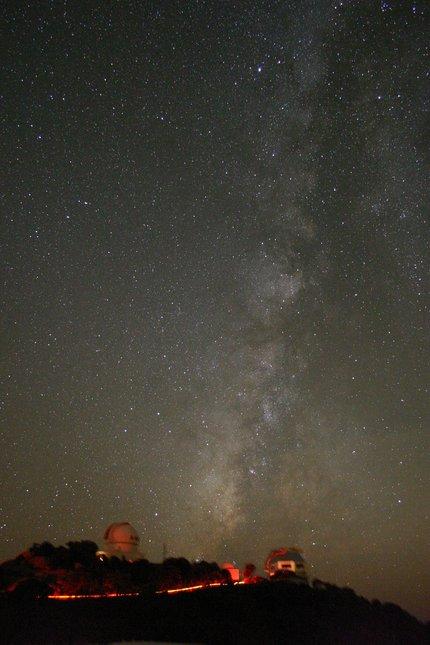The Milky Way Galaxy: galac1c geography From Ki8 Peak, looking south toward the constella1on