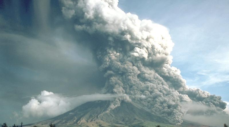 Pyroclastic flow- dense, superheated cloud of
