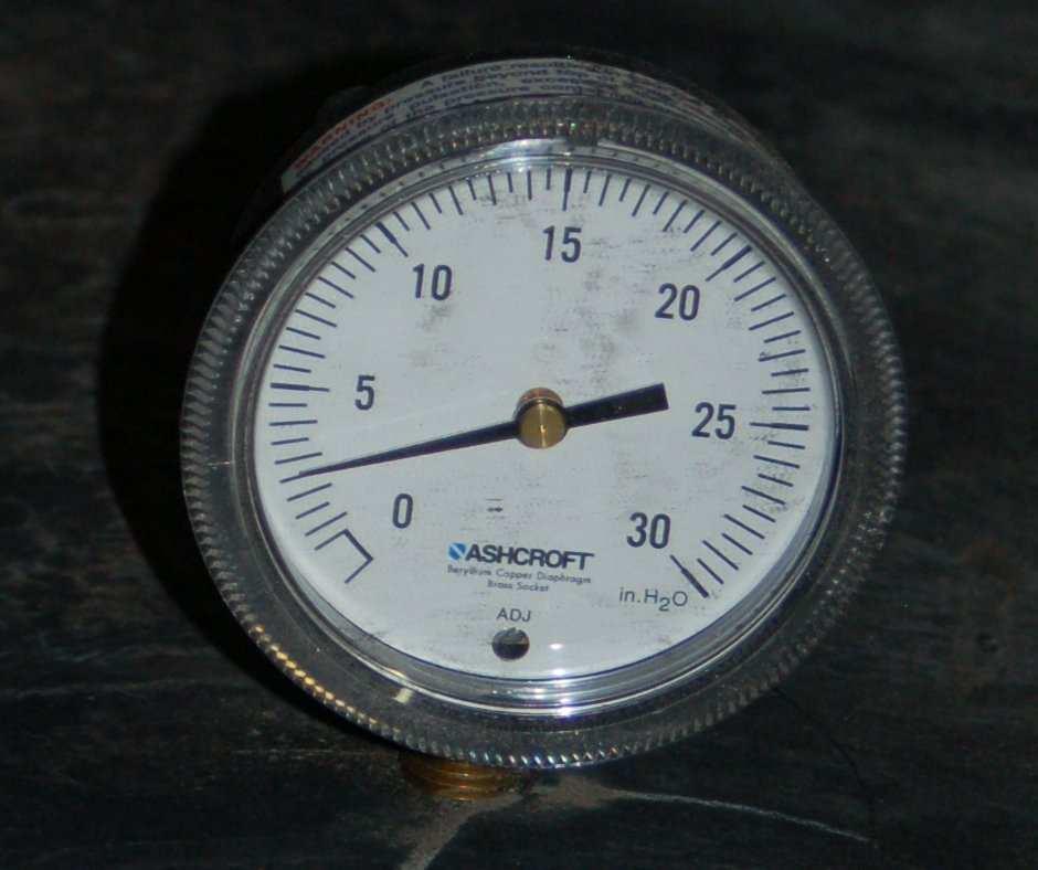 Question 4 Interpret the pressure measurement displayed by this gauge mechanism, assuming a gauge accuracy of ± 2%