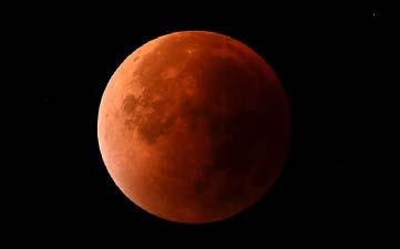 28 th September 2015 'Supermoon' Coincides With Lunar Eclipse People around the world have observed a rare celestial event, as a lunar eclipse coincided with a so-called