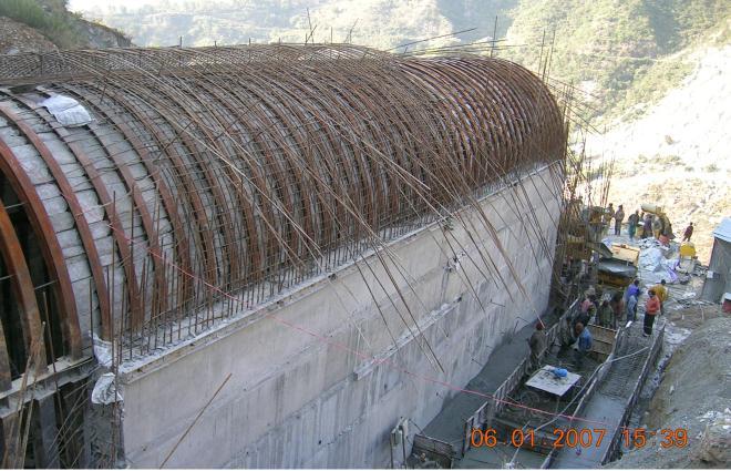6) For every 1m lead, central portion of the tunnel face was excavated first leaving the sides intact.
