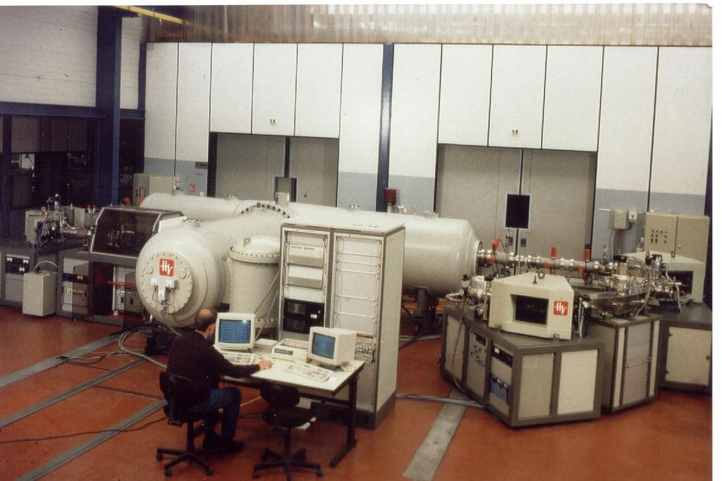 electrostatic accelerator: tandem van de Graaff installed at Center for Isotopereseach (CIO) for