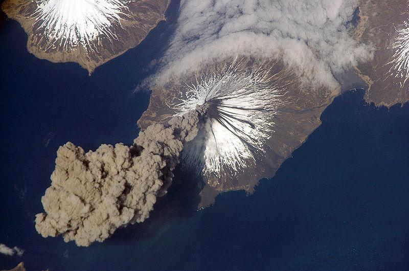 ² Volcanic Source = Ocean arc + continental volcanoes MAGMA TYPE + VOLCANIC ERUPTION Felsic Magma Mafic
