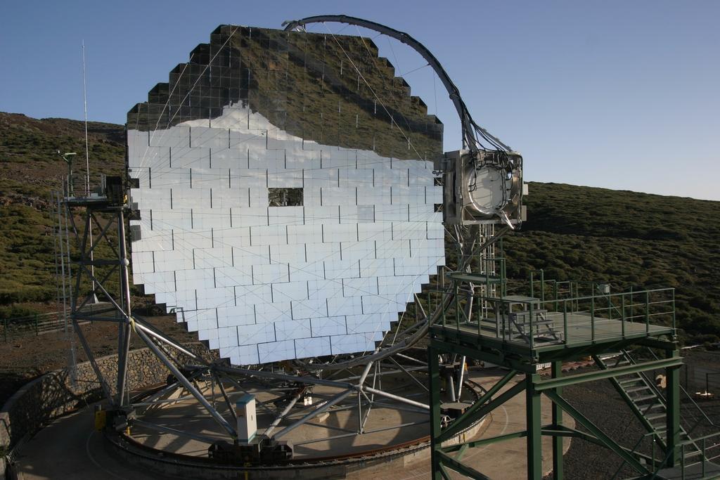 THE MAGIC TELESCOPE IACT located in the Canary Island La Palma (2225m a.s.l.) field of view: 3.5 angular resolution: 0.