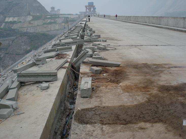 Damages of wave protection wall