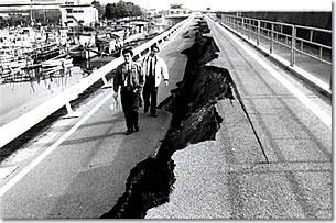 Earthquake in 1995) Liquefaction of