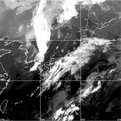 Figure 9. Infrared satellite image of Japan at 0000 UTC, 28 October 2003.