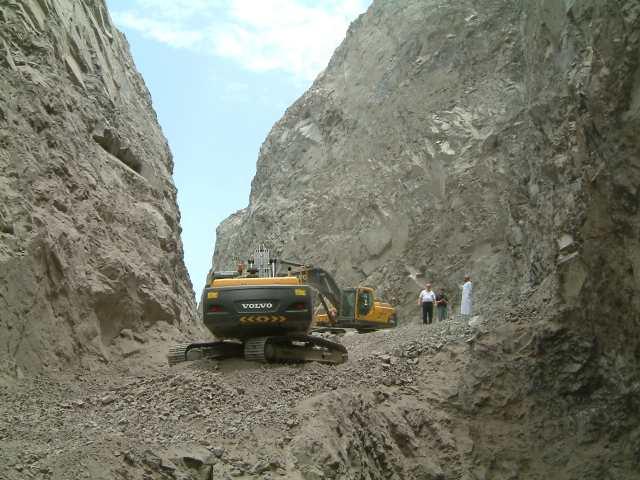 Al Fairuz Mining - Volcanogenic Massive Sulphide Cu-Au Mineralisation in Oman The Sohar Region in northern Oman has a history of copper mining dating back to the Bronze Age in volcanic rocks