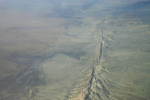 QUESTIONS? USGS image, Public Domain, http://upload.wikimedia.org/wikipedia/commons/4/40/tectonic_plate_boundaries.