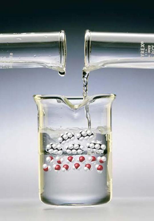 Solubility between two liquids: Immiscible Liquids Pentane (C 5 H 12 ) (C-H and C-C bond, nonpolar substance) is mixed with
