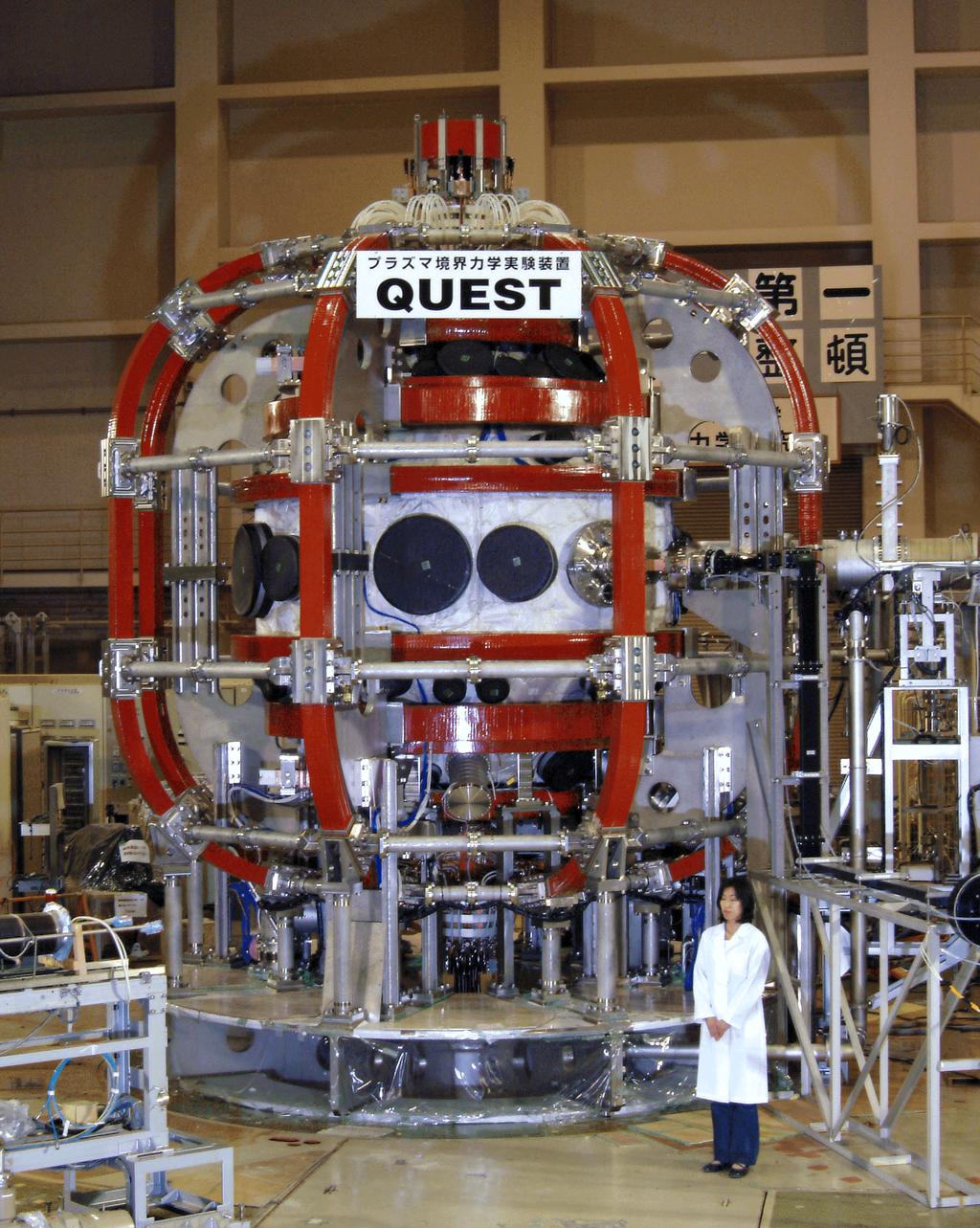 FT/P3-25 Fig. 1 Left: QUEST (R=0.68m, a=0.4m) and Right: first plasma.