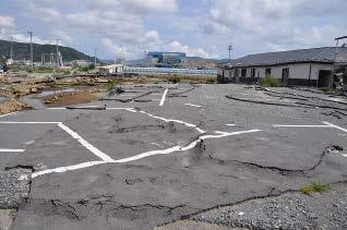 Photo 5 shows a car park next to the Ishinomaki Municipal Hospital located on a coastal site in Ishinomaki City.