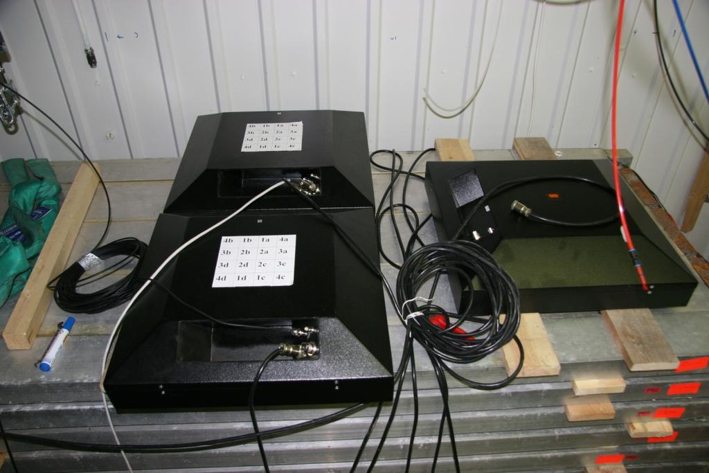 EMMA scintillation detectors SC16 detector 50 50 cm 2, H = 13 cm mass 20 kg per SC16 16 individual