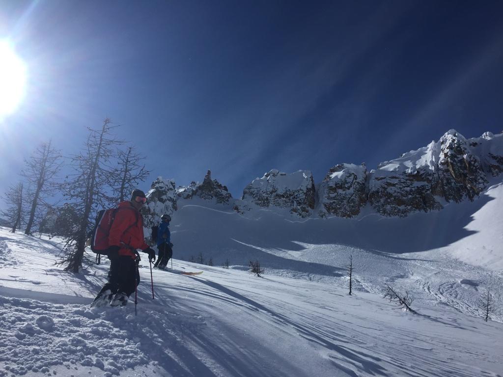 Report of Amy s Avalanche 2017.03.04 Prepared by Larry Goldie, NCH snow safety director A group of 2 guides were guiding 2 groups of exclusive use skiers on March 4 th, 2017.
