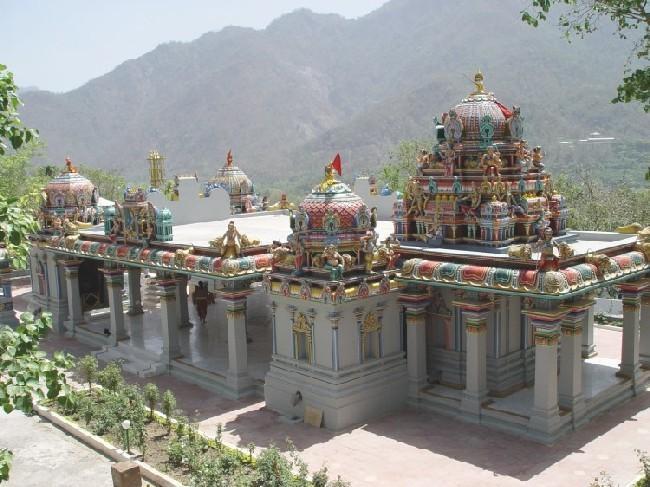QUICK REFERENCE PAPER TO NAVA GRAHA 9 PLANETS Temple dedicated to the planets, Omkarananda Ashram Rishikesh (INDIA) SUN It is our main source of vital energy and transformative energy.