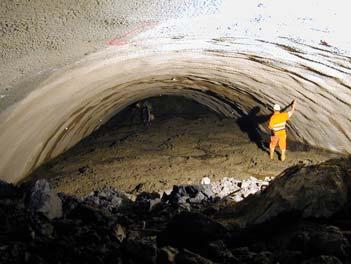 HAZARDS IN TUNNELLING (examples) Inflow of water with/without material transport 7 RISK MANAGEMENT IN TUNNEL DESIGN It is understood that in case a risk has an unacceptable level,
