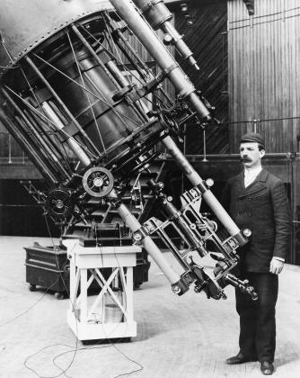 2 CASE STUDY 4 Figure 1 Lick Observatory Telescope 1893. The use of spectroscopy in astronomy was in its infancy in the 1890s.