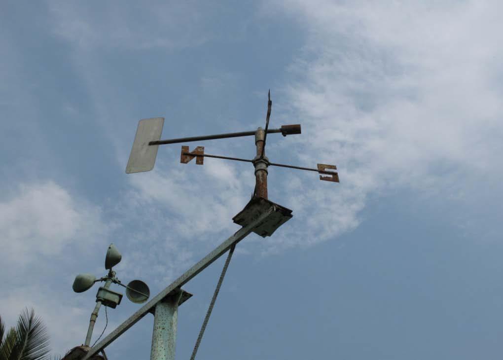 (2) Maintenance of Meteorological Instrument (wind vane / anemometer) (1/2) A shaft of Anemometer bends at this point 60 50 It become rusty Frequency of Wind Velocity on each Rank (%) Over half