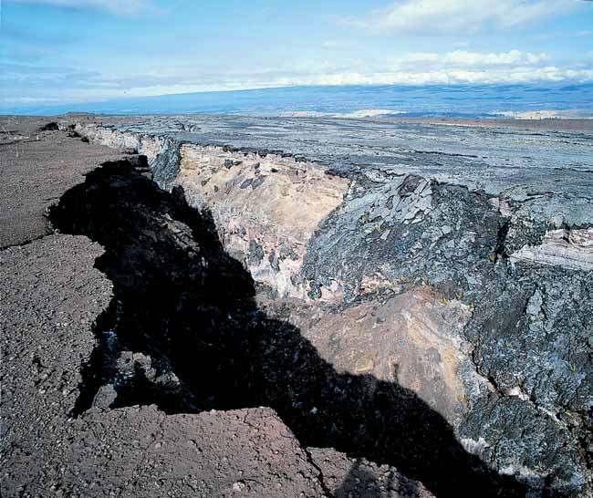 K ilueau Volcano Giant rift on Hawaii has people