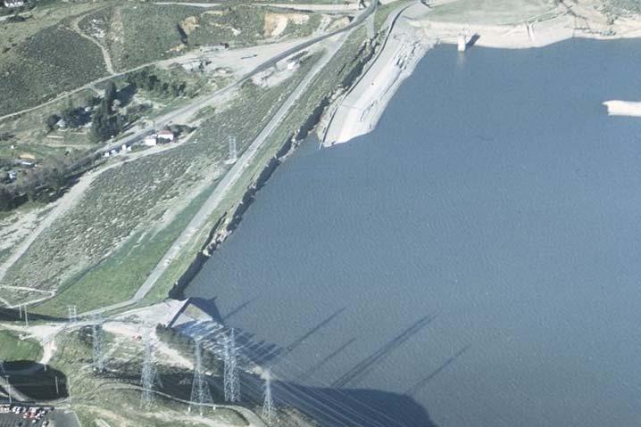 Lower San Fernando Dam Instructional Material Complementing FEMA 451, Design Examples Geotechnical 15-4 - 63 The upstream embankment of the lower San Fernando Dam