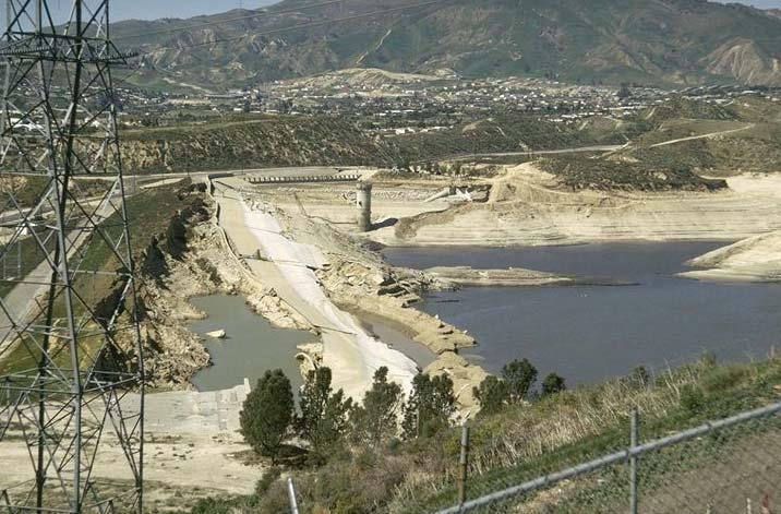 Lower San Fernando Dam Instructional Material Complementing FEMA 451, Design Examples Geotechnical 15-4 - 64 The failed upstream embankment of the