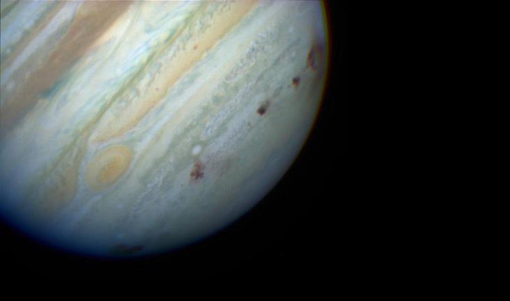JUPITER Jupiter s atmosphere is about 90% hydrogen and 10% with traces of methane, water, ammonia