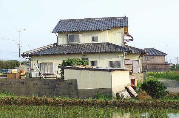 Among them, liquefaction-induced damage was the most extensive and serious in Asahi City, where 757 houses were damaged due to liquefaction (Asahi City, 011).