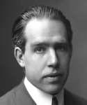 Quantum Mechanics Niels Bohr (1885 1962) Explains stability of the atom in 1905 by assuming that the angular momentum of the electrons is quantised Implies discrete electronic energy levels