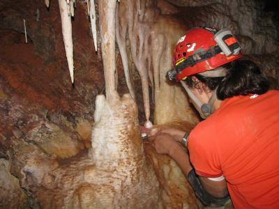 Proxy data from caves Stalagmite contain calcite and formed via groundwater deposits.