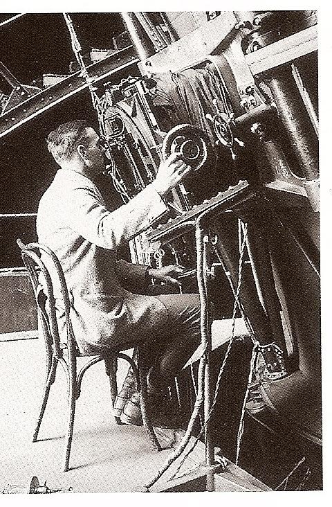Edwin Hubble In the 1920 s Hubble established that there are distant galaxies made of individual stars VERY far away Now