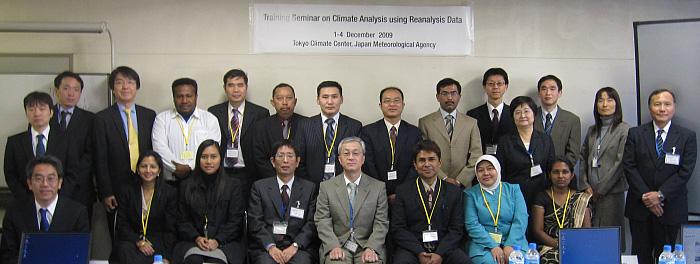 Training Seminar on Climate Analysis using Re-analysis Data The Training Seminar on Climate Analysis using Reanalysis Data was held at JMA Headquarters in Tokyo from 1 to 4 December, 2009, as part of