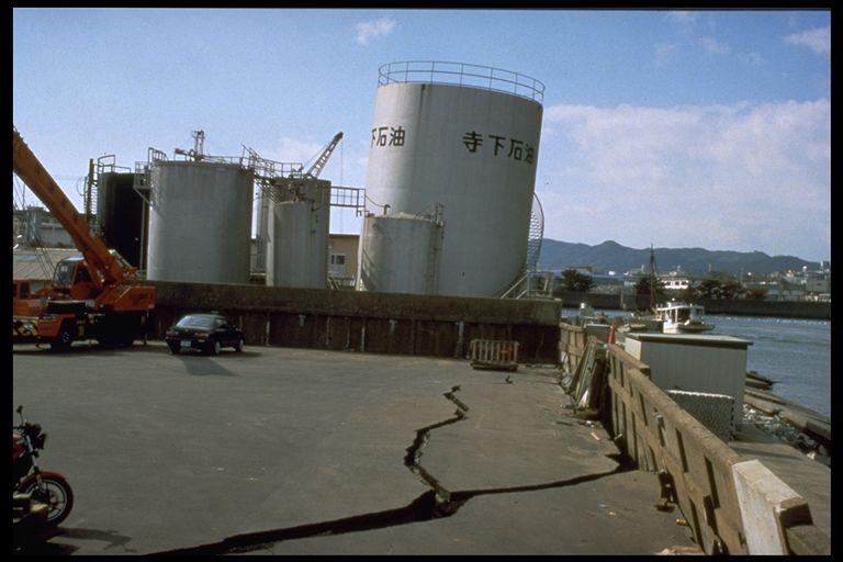 Tilted Gasoline Tank Tilted tank at the Karumojima tank farm Note