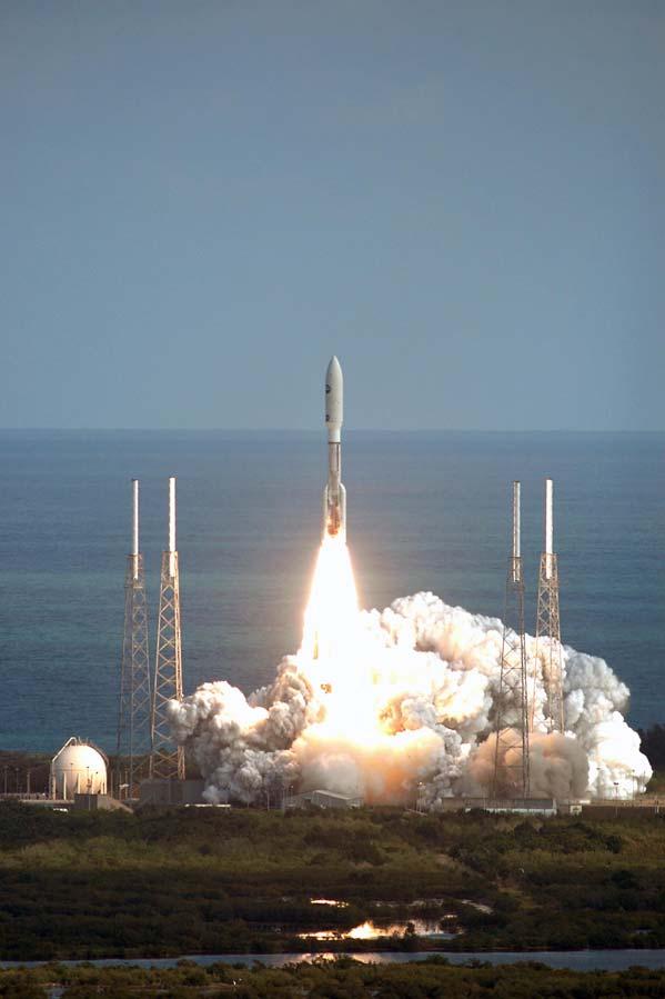 Launch 2006 January 19 14:00 EST Launched on Atlas V 551 - Nearly perfect trajectory - Fastest Earth departure ever (36,000 mph = 58,000 km/hr) - Passed Moon s orbit in 9 hours - Pass orbits of: o