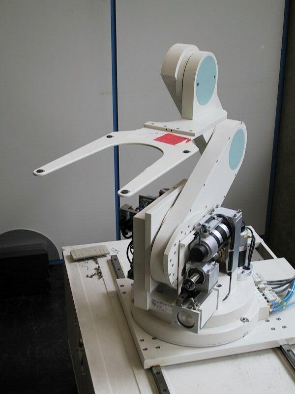 2 Industrial motion control Robots Pick-and-place units Wafersteppers Motion Control Tasks: Safety, Communication, etc.