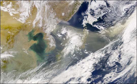 4.2 Dust Storm Monitoring Dust cloud over Sea of Japan during March 19, 2002 (from NASA