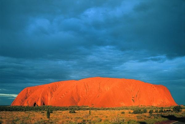 Uluru (= Ayers Rock) a Yardang