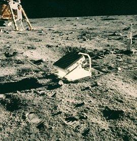 Irradiance and the distance to the moon When Neil Armstrong and Buzz Aldrin walked on the surface of the moon on 21 July 1969 as part of the Apollo mission, they set up a lunar laser ranging