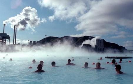 What are some of the benefits of living in Iceland near
