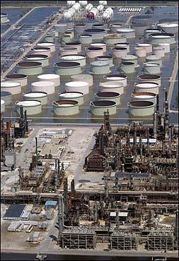 Oil refineries around the Gulf