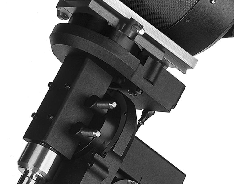 To loosen the clutches on the telescope, rotate the clutch knobs counterclockwise. Rotate the clutch knobs on each axis clockwise to lock the telescope in place.