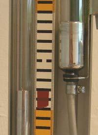 p at constant volume V, move the mercury reservoir until the mercury level in the measuring tube reaches the marking again (Fig. 13) Fig.