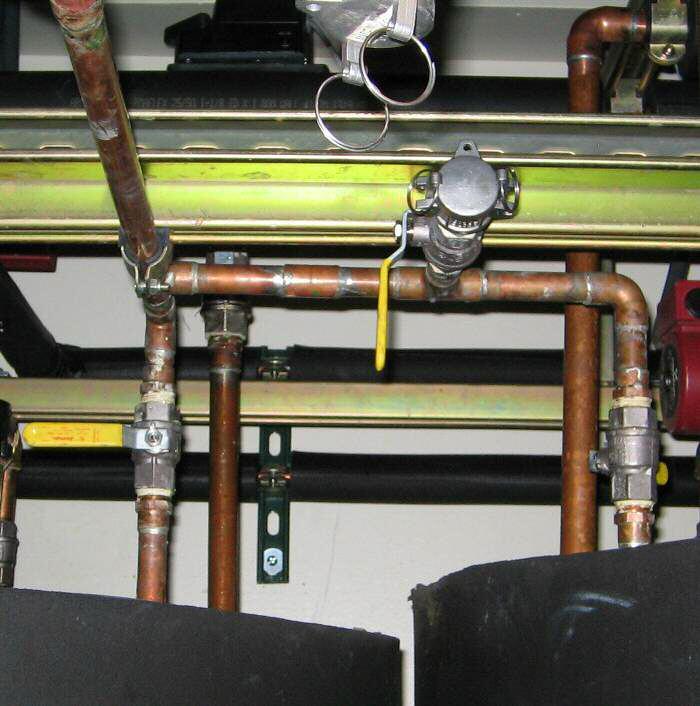 Pump hook-up point Hot water tank fill/drain