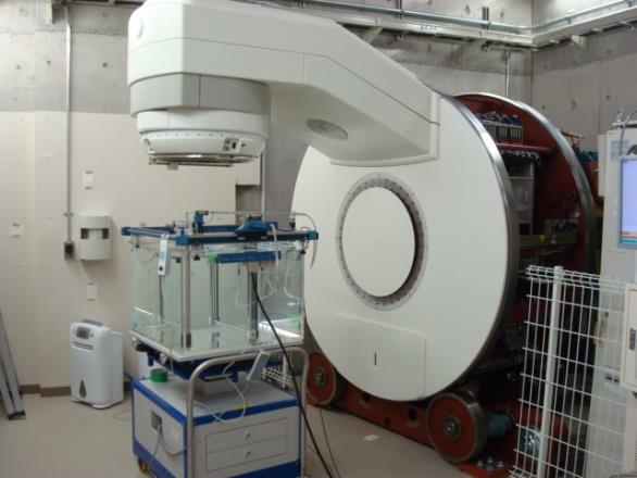 2-4. Clinical linac (1) Absorbed dose to water in high-energy photon beams We have been developing a standard for absorbed dose to water in a high-energy photon beam using the graphite calorimeter,
