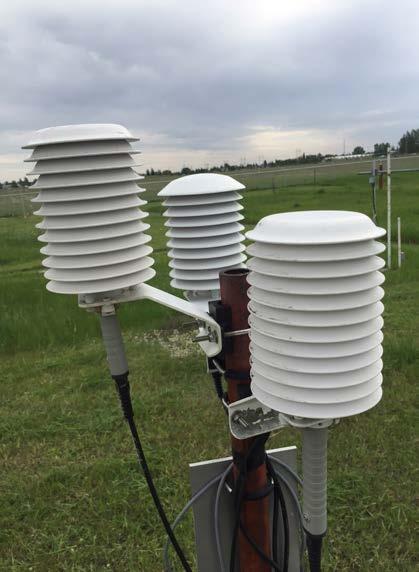 SRC Climate Reference Station, Saskatoon, Annual Summary, 217 February 218 DATES & DURATION OF THE FROST-FREE SEASON Top - Temperature and Relative Humidity Sensors (Automated) June 217 (Photo: J.