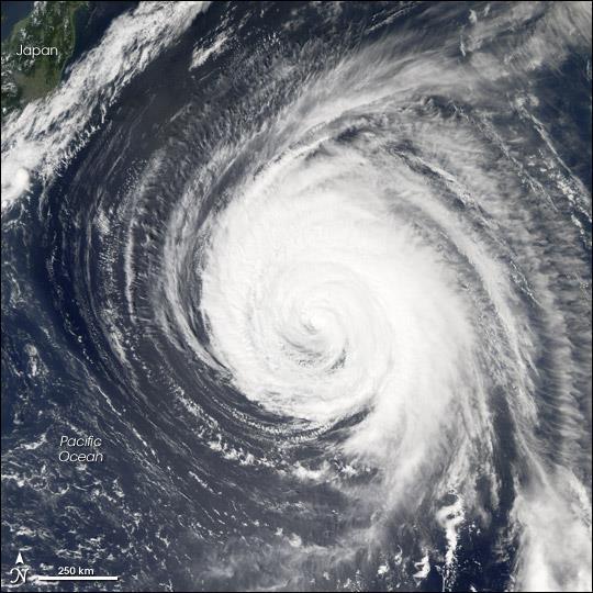 Hurricane Life Cycle 3) Tropical Storm A depression becomes a tropical storm