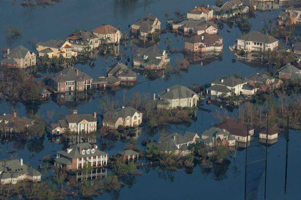 Climate Change May Force Millions Of Americans To Move Inland... http://www.huffingtonpost.com/entry/sea-level-climate-migrants-un... Climate Change May Force Millions Of Americans To Mov 2.