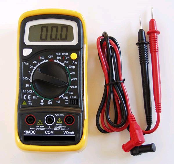Digital mul@meter (DMM) Can measure resistances, voltage and current (AC and DC). If measure voltage, what do we want internal resistance of the multimeter to be?