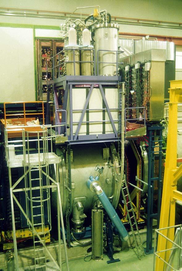 NA48 LKR calorimeter CERN SPS fixed target experiment to study direct CP violation in the neutral kaon system.