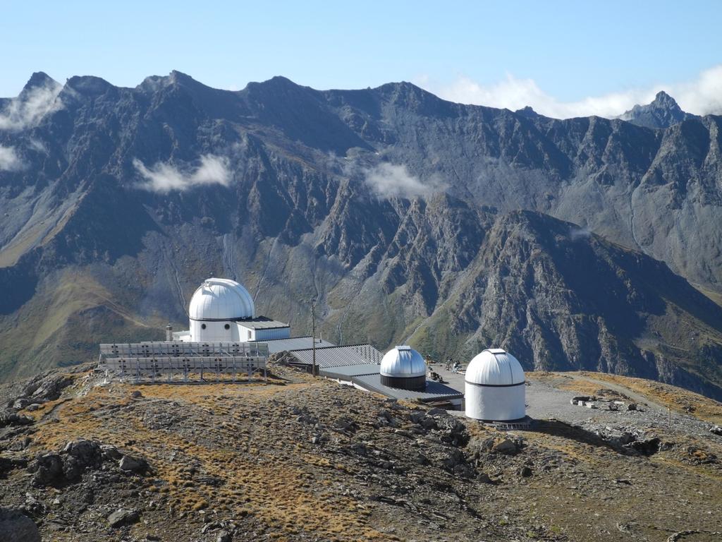 Submission to Journal of Double Stars Observations Measurements of close visual binary stars at the Observatory of Saint-Véran J. Sérot jocelyn.serot@free.fr J.E. Communal jec@raptorphotonics.